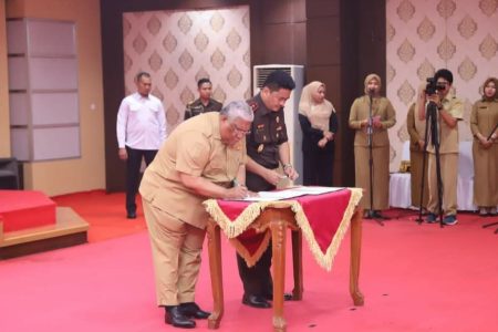 Gubernur dan Kajati Sultra Tandatangani Nota Kesepakatan Hukum Perdata dan Tata Usaha Negara