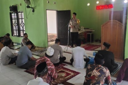 Gelar Jumat Curhat, Warga Desa Apresiasi Kapolres Konawe