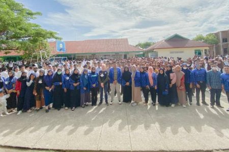 Angkat Tema Back to School, PAFI Baubau Laksanakan Baksos di SMAN 1