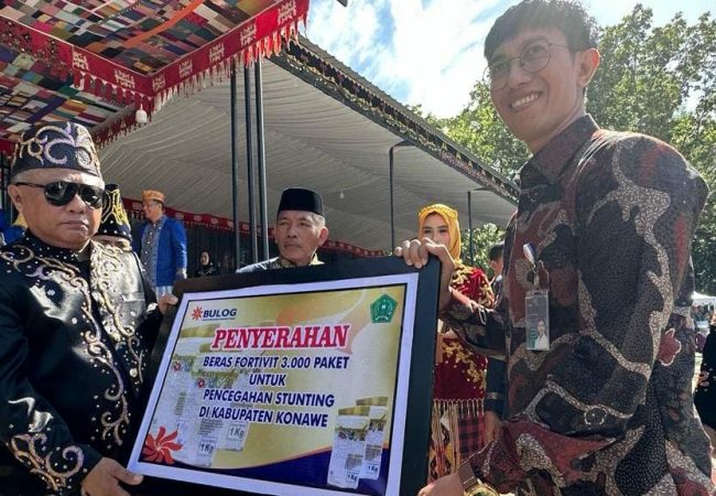 Cegah Stanting, Bupati Konawe Terima 3000 Paket Beras Fortivit