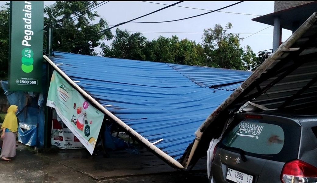 Kota Kendari Dilanda Puting Beliung