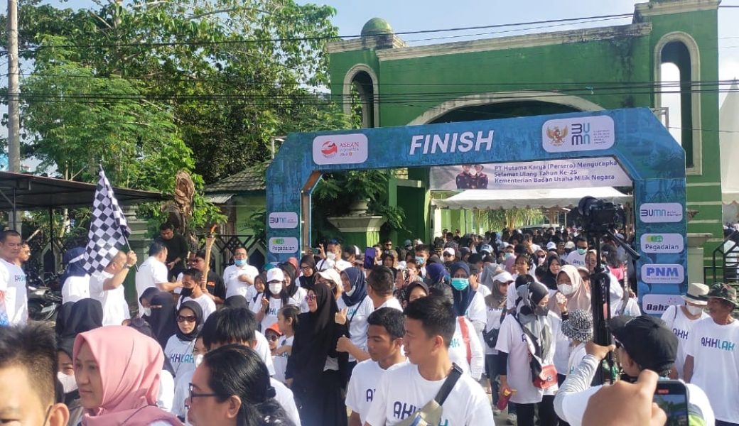 HUT ke-25, Kementrian BUMN Gelar Jalan Sehat di Konawe