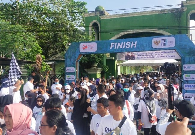 HUT ke-25, Kementrian BUMN Gelar Jalan Sehat di Konawe
