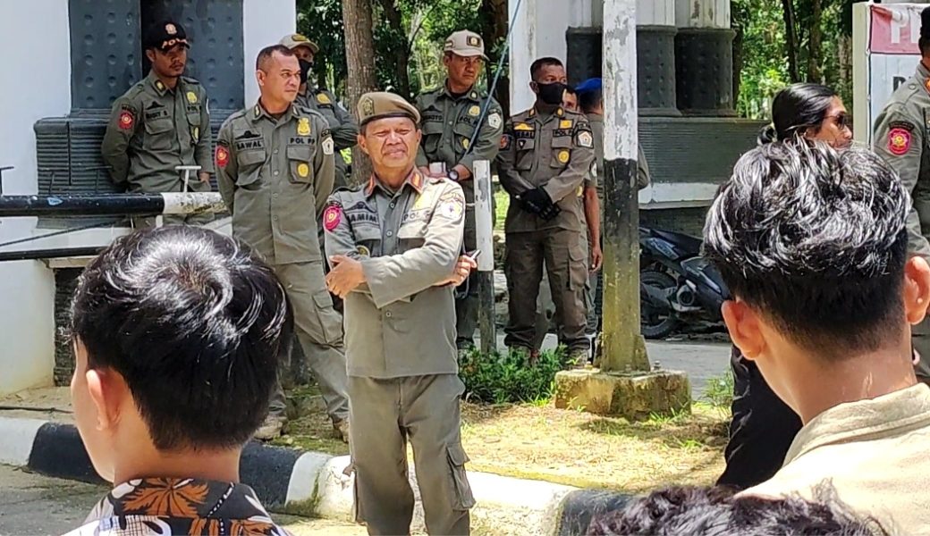 Puluhan Sat Pol PP Sultra Amankan Unras di Kantor Gubernur