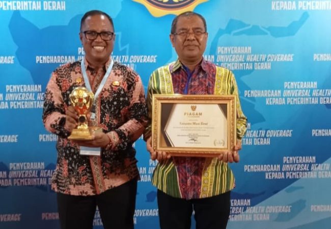 Komitmen Dukung Program JKN, Pemkab Mubar Terima Penghargaan UHC
