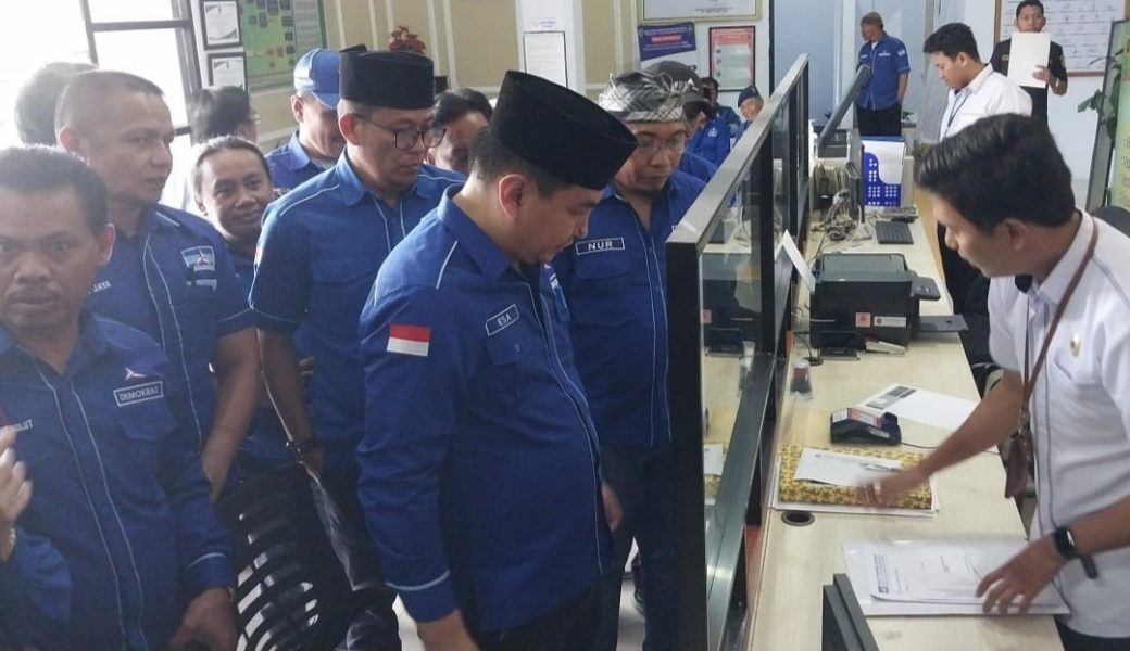 Ratusan Kader Partai Demokrat Sultra Datangi PTUN Kendari