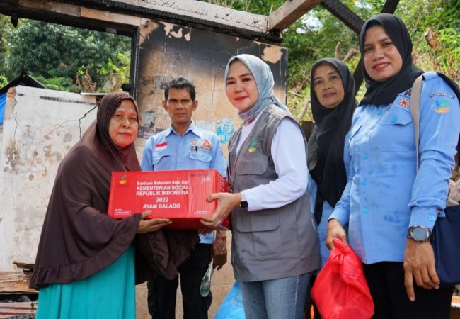 Dinsos Sultra Bantu Korban Kebakaran di Lasolo Kendari