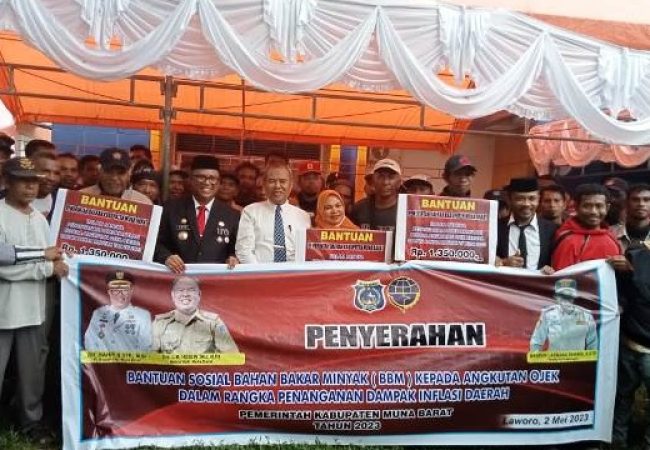 Pemkab Mubar Salurkan Bantuan Dana Hibah bagi Ratusan Tukang Ojek