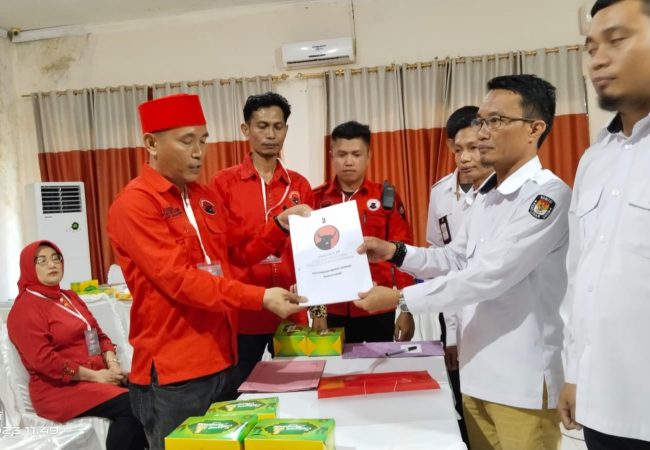 Bacaleg PDIP Jadi yang Pertama Daftarkan Diri di KPU Konawe