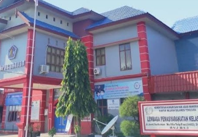 Lapas Kelas IIA Baubau Berikan Layanan Kesehatan Humanis bagi Warga Binaanya Melalui Permen Lansia