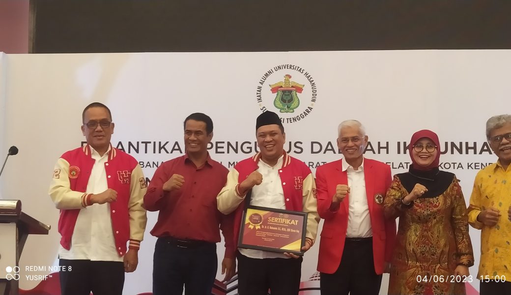 Didapuk Jadi Alumni Kehormatan IKA Unhas Sultra, Ruksamin: Ini Surprise