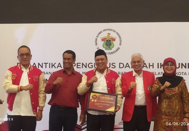 Didapuk Jadi Alumni Kehormatan IKA Unhas Sultra, Ruksamin: Ini Surprise