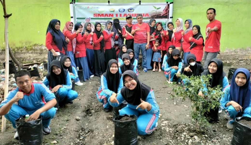 SMAN 1 Kolut Tanam 250 Bibit Cabai dan Tomat, Dukung Program Ketahanan Pangan