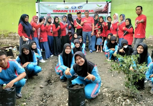 SMAN 1 Kolut Tanam 250 Bibit Cabai dan Tomat, Dukung Program Ketahanan Pangan
