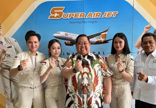 Super Jet Air Resmi Mengudara di Kendari, Anton Timbang Harap Jalur Distribusi Lancar