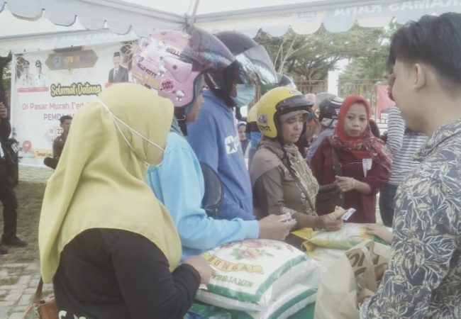 Jelang Idhul Adha, Pemkab Muna dan Perum Bulog Raha Gelar Pasar Murah