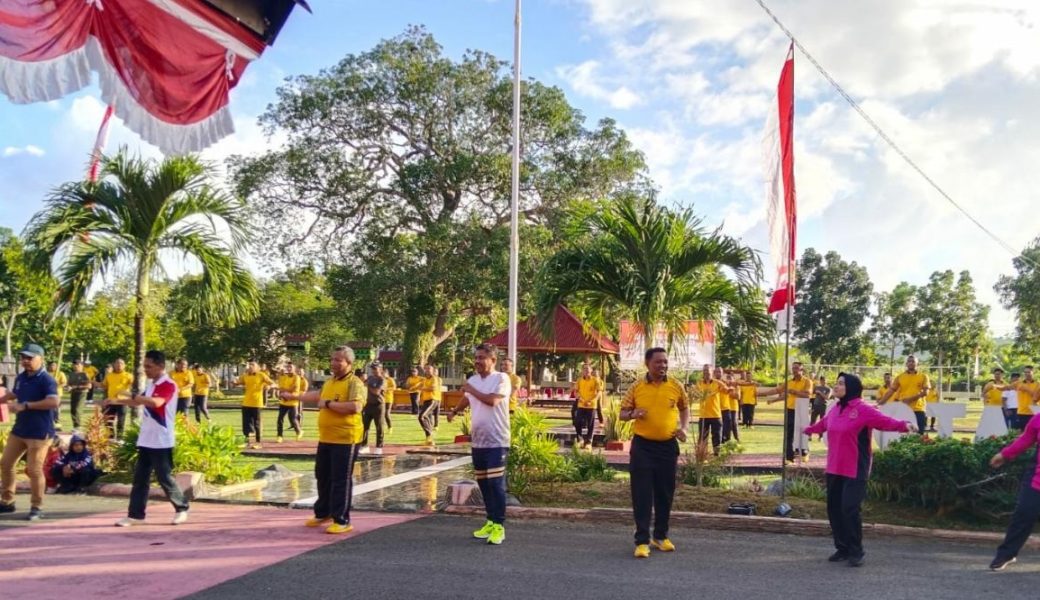 Momen HUT Bhayangkara ke 77, Polres Wakatobi Gelar Senam Sehat