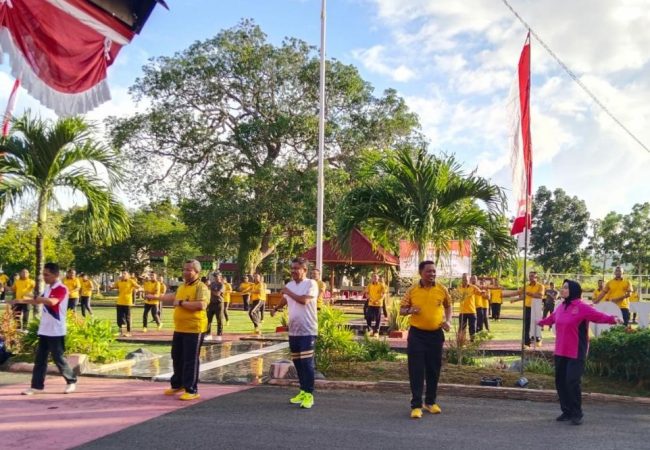 Momen HUT Bhayangkara ke 77, Polres Wakatobi Gelar Senam Sehat