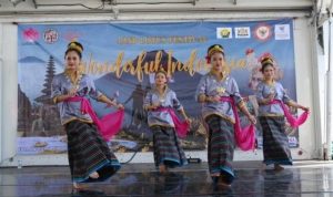 Selain Tari, Sultra Tampilkan Fashion Show di Lotus Festival ke 42 di Los Angeles