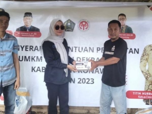 Tiga Kelompok UMKM Binaan Dekranasda di Konawe Terima Bantuan