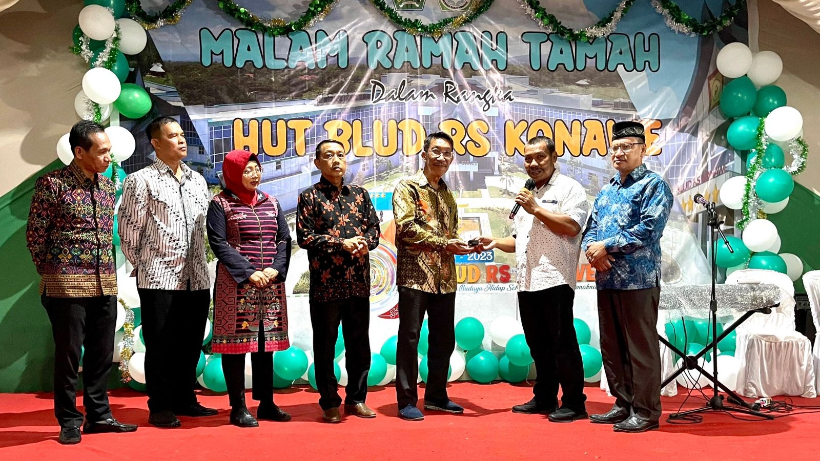 HUT RS Ke-35, Pemda Konawe Serahkan Kendaraan Operasional