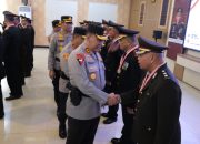 Kapolda Sultra Pimpin Upacara Wisuda Purna Bakti, 30 Personel Polri Siap Mengabdi Kembali ke Masyarakat