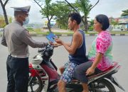 Satgas Preemtif Edukasi Pengendara Tentang Pentingnya Penggunaan Helm Sesuai Standar SNI