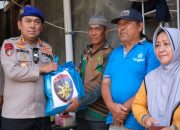 Bantu Ringankan Korban Banjir, Ditpolairud Polda Sultra Adakan Bakti Sosial dan Salurkan Sembako