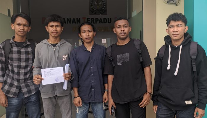 Front Pemerhati Korupsi Muna Barat Lakukan Demo di Kejati Sultra Terkait Keterlambatan 8 Pekerjaan