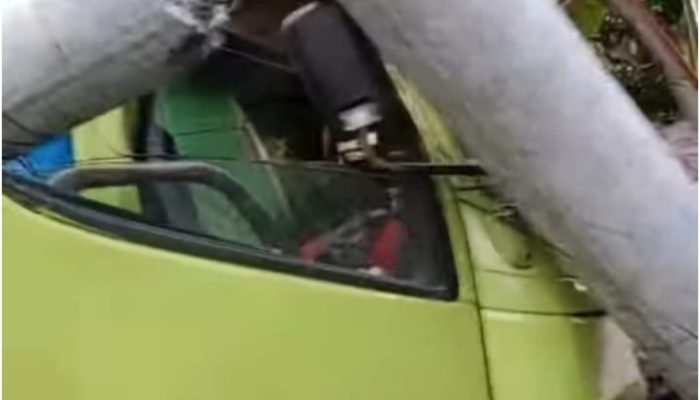 Sopir Mengantuk, Mobil Tangki Muatan PCO Tabrak Tiang Listrik di Kolut