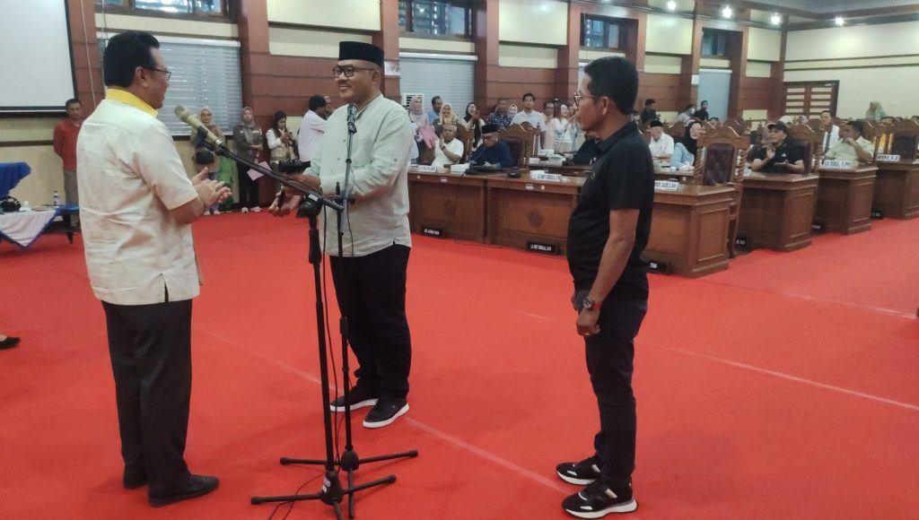 Gladi Pelantikan 45 Anggota DPRD Sultra, La Ode Tariala dan Nursalam Lada Pimpinan Sementara