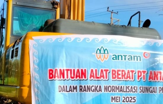 ANTAM Peduli, Kerahkan Alat Berat Normalisasi Sungai Penyebab Banjir di Pomalaa