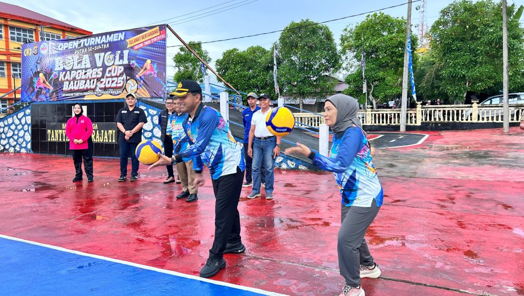 Semarak Pembukaan Turnamen Voli Putra Kapolres Cup Baubau se Sultra