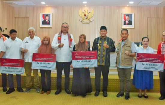 Kemensos Serahkan Bantuan Santuan pada Korban Bencana Non Alam