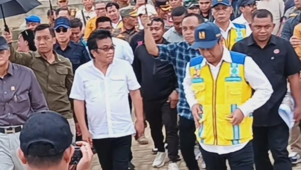 AP2 Sultra Bersama Emak-Emak di Muna Sambut Kunjungan Menteri PUPR dan Ridwan Bae