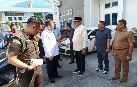 Kejati Sultra Jalin Silaturahmi dengan DPRD Sultra