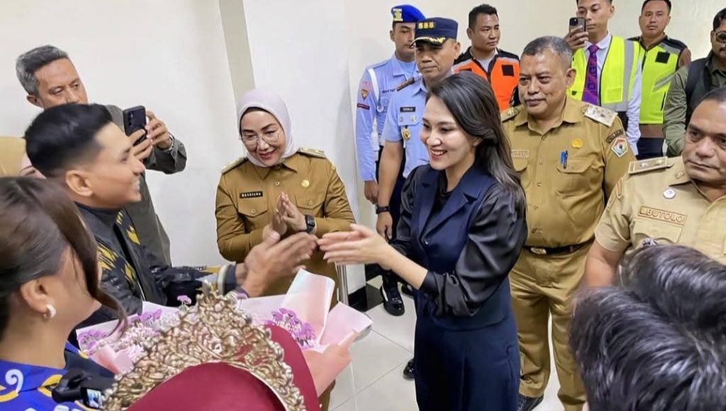 Jelang Rakornas PHD, Sekretaris DPRD Sultra Sambut Kedatangan Gubernur Malut Sherly Tjoanda Laos
