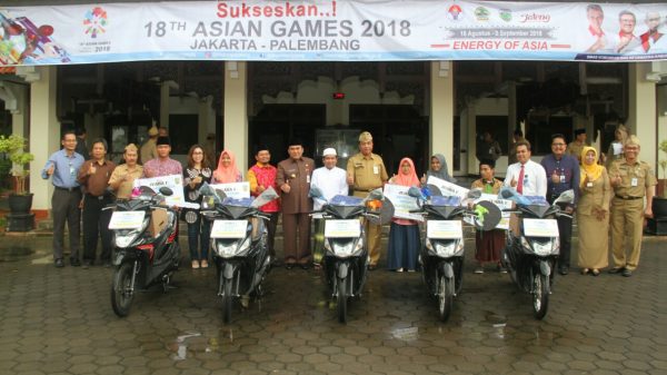 Khafilah Jepara Pemenang MQK Dapat Motor Dari Bupati Jepara