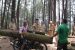 Wakil Bupati Jepara Dian Kristiandi, S.Sos saat melakukan peninjauan titik lokasi pembenahan infrastruktur jalan dalam rangka mendukung kepariwisataan di Jepara. FOTO ; DSW