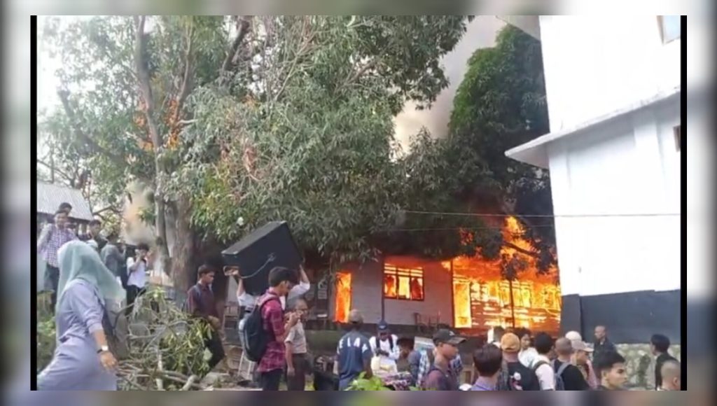 Gedung Laboratorium Sejarah FKIP Unidayan Ludes Dilalap Api, Kerugian Ditaksir Ratusan Juta