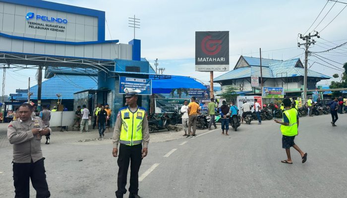 Urai Kemacetan, Satgas  Kamseltibcarlantas Laksanakan Pengaturan Lalulintas