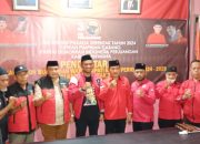 Rajiun Tumada Kembalikan Formulir Pendaftaran ke PDIP Muna, Freby: Berkas Lengkap