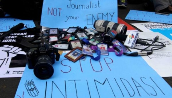 ﻿Lagi, Sejumlah Oknum Polisi Berulah, Sembilan Wartawan Kendari Diintimidasi