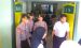 Pintu Masuk Kantor Rektorat UHO di jaga ketat anggota Kepolisian dan satpam UHO. FOTO : ONNO