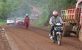 Jalan yang menghubungkan Kabupaten Kolaka dan Bombana ini mengalami rusak dan licin akibat sring di lintasi kendaraan pengangkut ore milik PD Aneka usaha. FOTO : ASDAR LANTORO