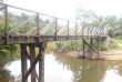 Salah satu proyek pengerjaan dana desa Bulusema yang tidak sesuai keinginan masyarakat dalam hal pembuatan jembatan yang seharusnya bisa dilalui Kendaraan roda empat, namun hingga kini tak bisa lagi. FOTO : MAN