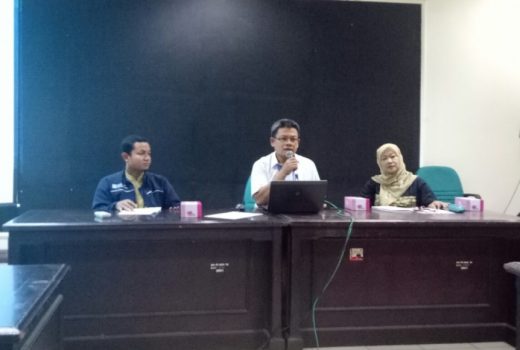 Forum Penguatan Hak-hak Penyandang Disabilitas saat menggelar jumpa pers terkait penolakan raperda disabilitas. FOTO : NADHIR ATTAMIMI