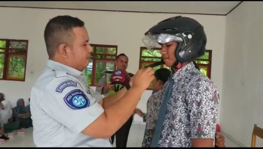Jasa Raharja Koltim Beri Materi Keselamatan Berkendara di SMKN 2 Loea ﻿