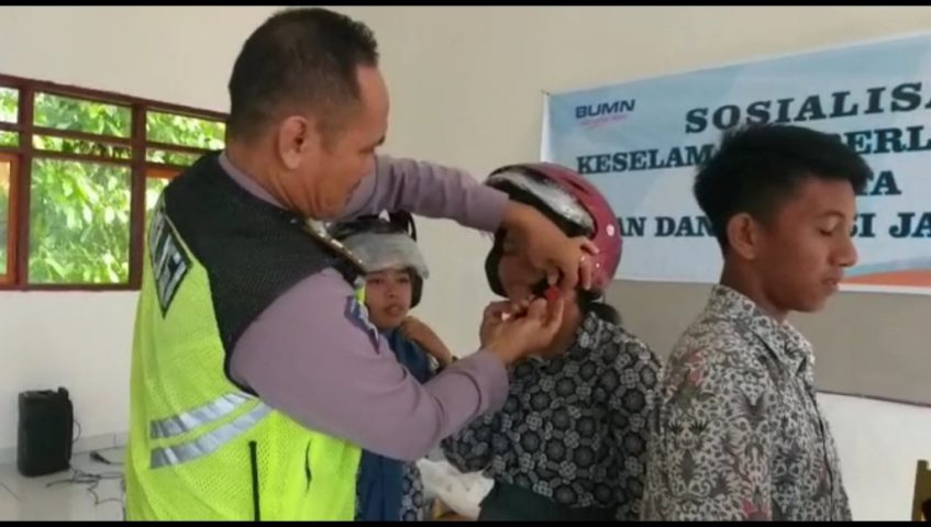 Jasa Raharja Koltim Beri Materi Keselamatan Berkendara di SMKN 2 Loea ﻿