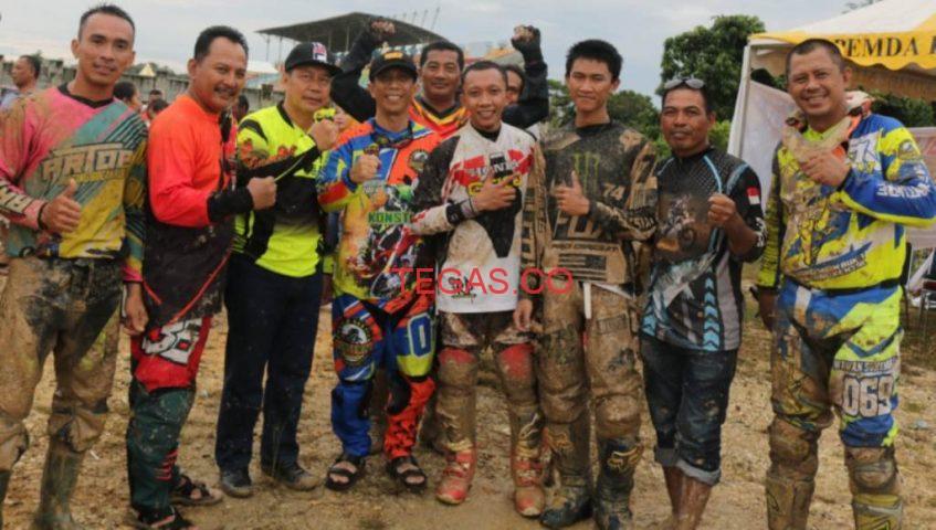 Jelang MRSF, Ketua Koni – IMI Konsel Pimpin Uji Coba Sirkuit Motocross﻿